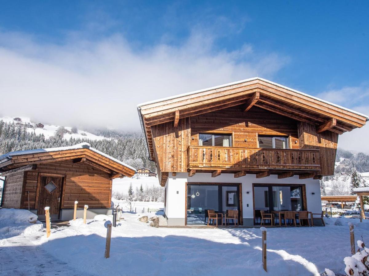 Apartment In Wald Im Pinzgau With A Carport מראה חיצוני תמונה