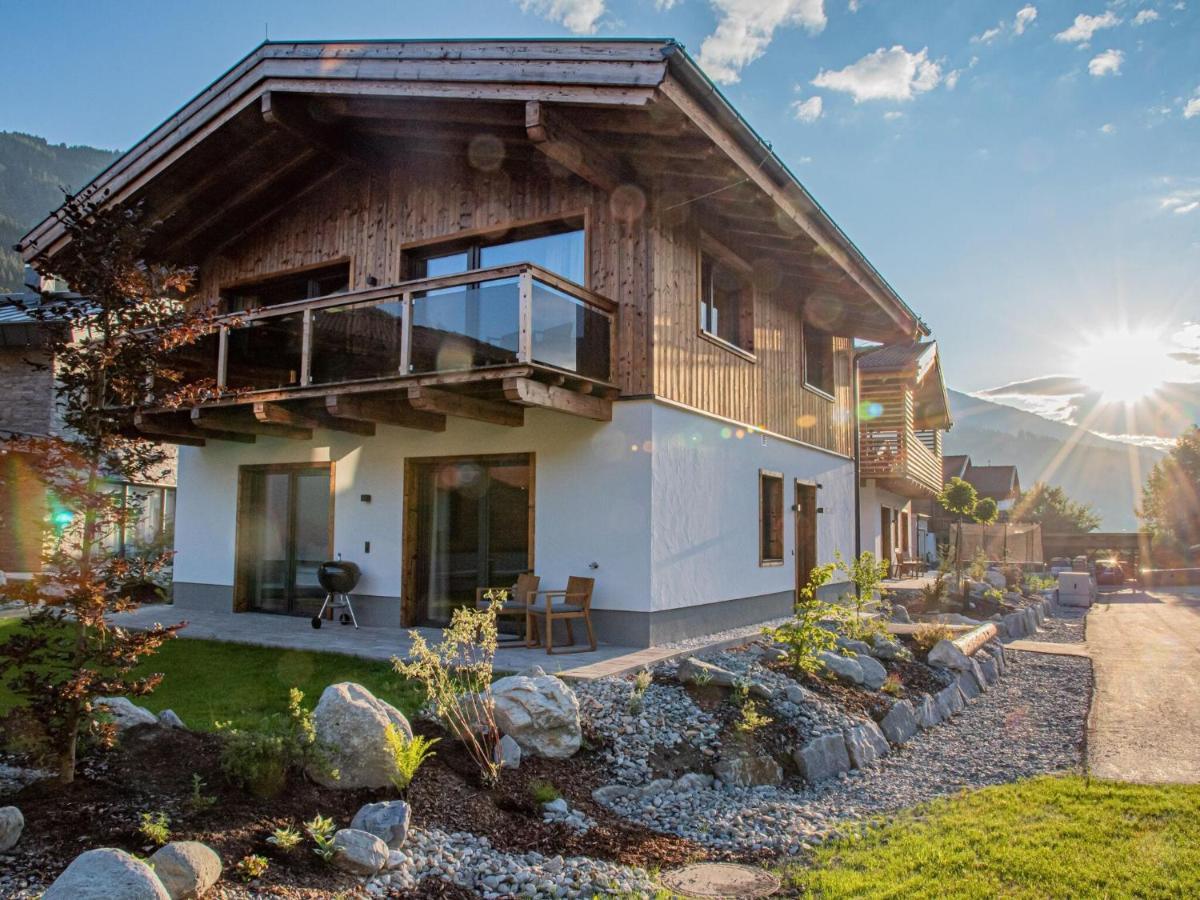 Apartment In Wald Im Pinzgau With A Carport מראה חיצוני תמונה